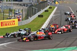 Lewis Hamilton, Mercedes AMG F1; Nico Rosberg, Mercedes AMG F1; y Daniel Ricciardo, Red Bull Racing