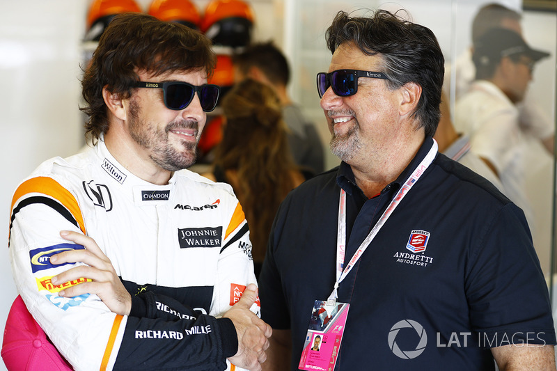 Fernando Alonso, McLaren con Michael Andretti en el garaje
