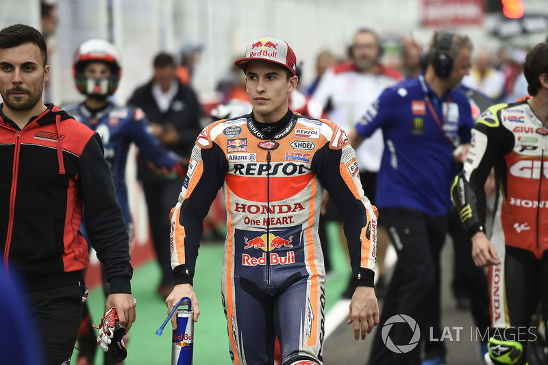 Marc Marquez, Repsol Honda Team, pilotos abandonan la parrilla