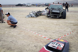 #310 X-Raid Team Mini: Bryce Menzies, Peter Mortensen, összetört autó