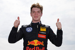 Le vainqueur Dan Ticktum, Motopark Dallara F317 - Volkswagen
