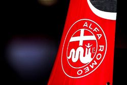 Logo Alfa Romeo sulla carrozzeria della Ferrari SF70H