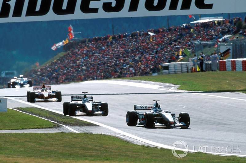 Mika Hakkinen, Mclaren MP4-14