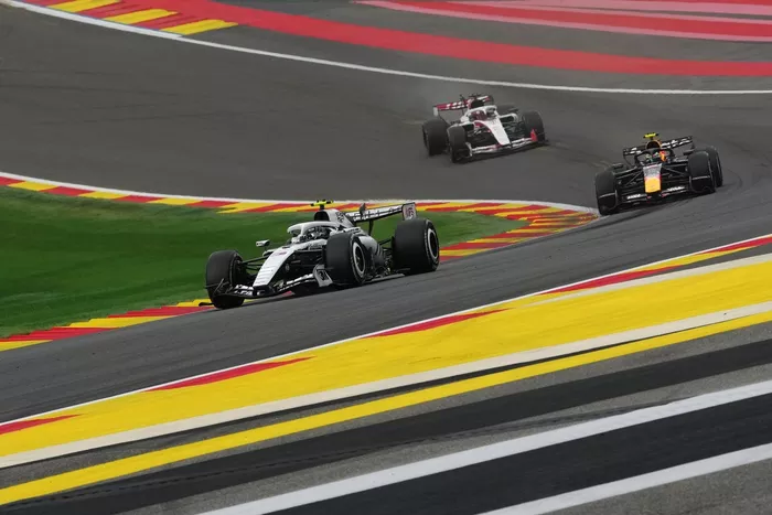 Valtteri Bottas, Cadillac Racing, Esteban Ocon, Haas F1 Team, Isack Hadjar, Red Bull Racing