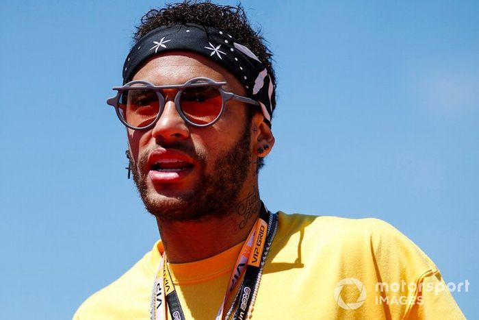 Neymar jr, en paddock