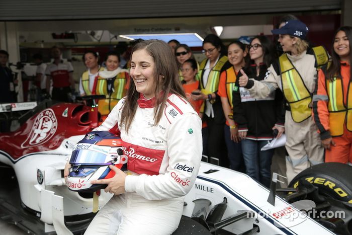 Tatiana Calderón, Sauber C37 piloto de prueba