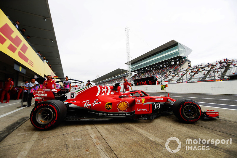 Sebastian Vettel, Ferrari SF71H, lascia i box