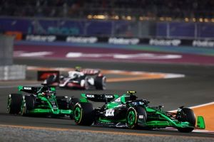 Zhou Guanyu, KICK Sauber C44, Valtteri Bottas, KICK Sauber C44