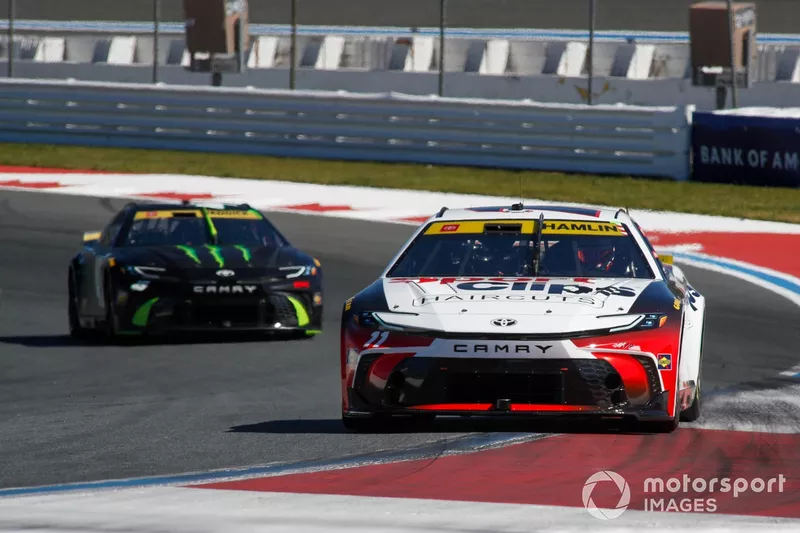 Denny Hamlin, Joe Gibbs Racing, Sport Clips Haircuts Toyota Camry