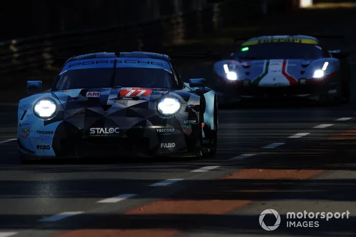 #77 Dempsey-Proton Racing Porsche 911 RSR: Christian Ried, Riccardo Pera, Matt Campbell 