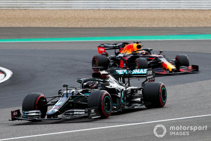 Lewis Hamilton, Mercedes F1 W11, Max Verstappen, Red Bull Racing RB16