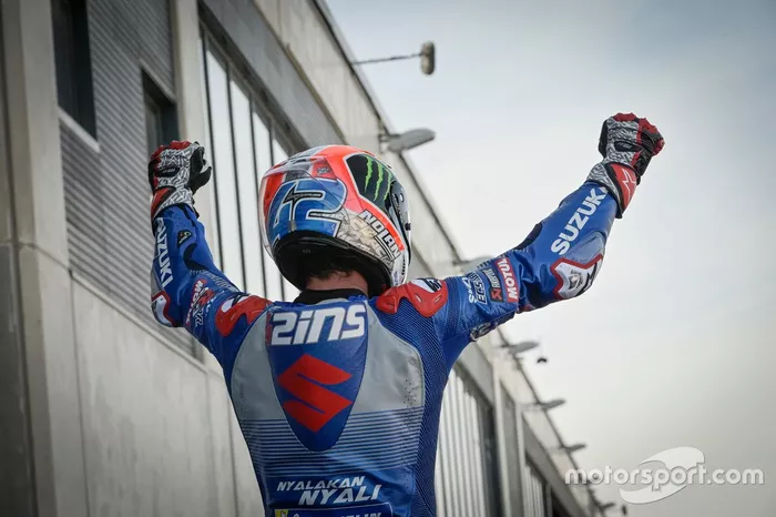 El ganador de la carrera Alex Rins, Team Suzuki MotoGP