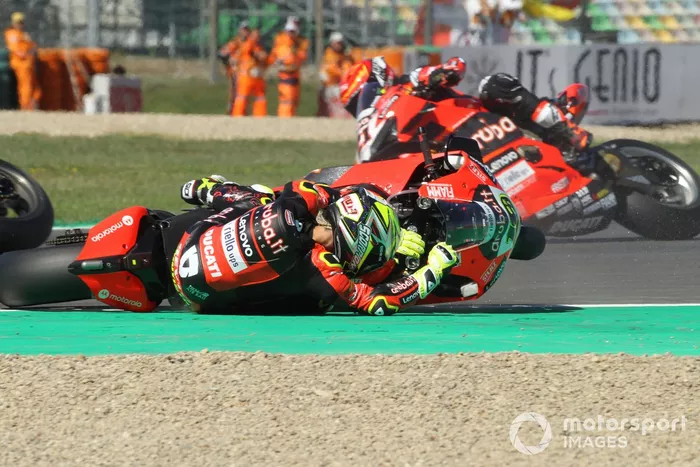 Caída de Alvaro Bautista, Aruba.it Racing Ducati