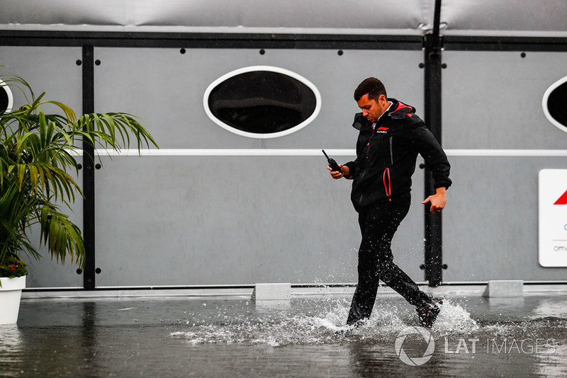 FOM TV Crew in the rain