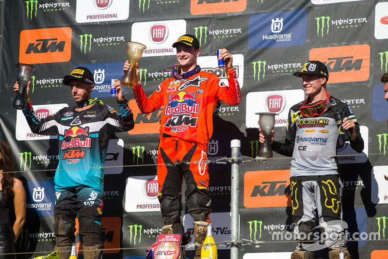 Podio: Tony Cairoli, Red Bull KTM Factory Racing, Jeffrey Herlings, Red Bull KTM Factory Racing, Max Anstie, Rockstar Hsuqvarna