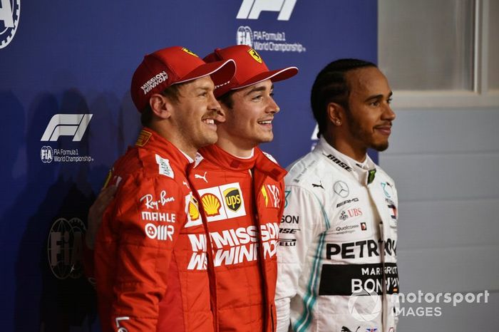 El top3 en clasificación: Sebastian Vettel, Ferrari, Charles Leclerc, Ferrari, y Lewis Hamilton, Mercedes AMG F1