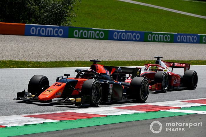 Nobuharu Matsushita, MP Motorsport, y Mick Schumacher, Prema Racing