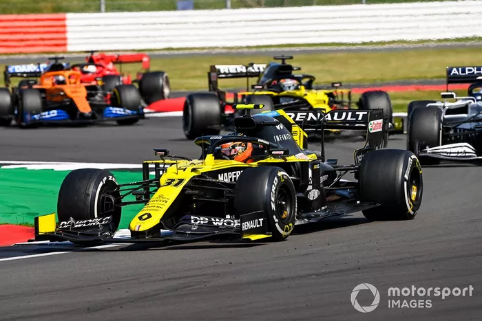 Esteban Ocon, Renault F1 Team R.S.20, Daniil Kvyat, AlphaTauri AT01, Daniel Ricciardo, Renault F1 Team R.S.20, Carlos Sainz Jr., McLaren MCL35