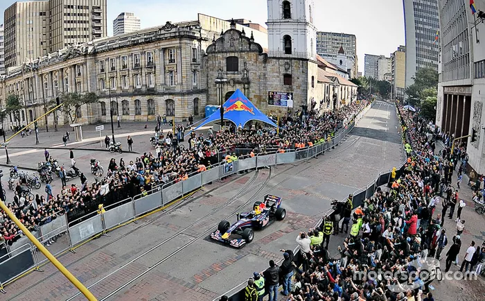 David Coulthard, Red Bull RB1, Circuito Bogotá 