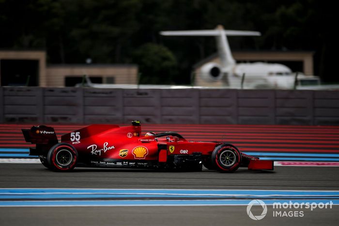 Carlos Sainz Jr., Ferrari SF21