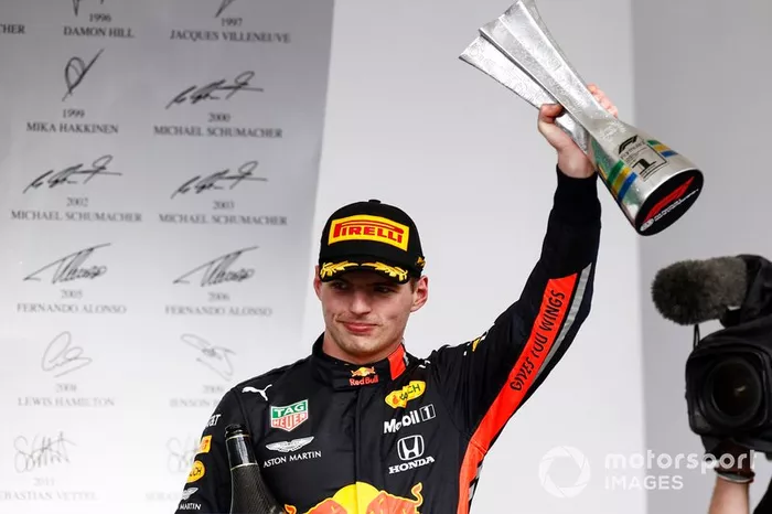 Podio: ganador de la carrera Max Verstappen, Red Bull Racing