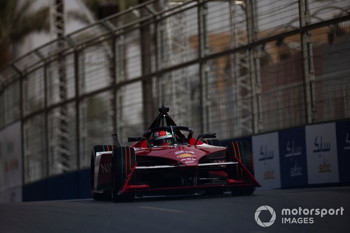 Sacha Fenestraz, Equipo Nissan de Fórmula E, Nissan e-4ORCE 04