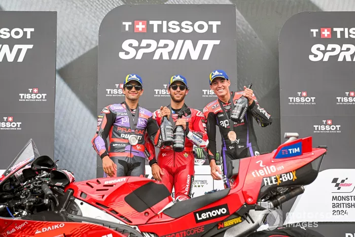 Enea Bastianini, Ducati Team, Jorge Martin, Pramac Racing, Aleix Espargaro, Aprilia Racing Team