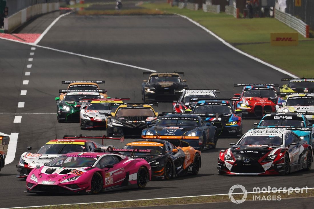 #85 Iron Dames Lamborghini Huracan LMGT3 Evo2: Sarah Bovy, Rahel Frey, Michelle Gatting