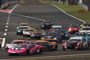 #85 Iron Dames Lamborghini Huracan LMGT3 Evo2: Sarah Bovy, Rahel Frey, Michelle Gatting