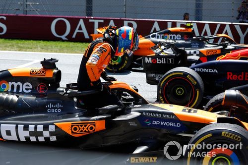 Oscar Piastri, McLaren MCL38, 2ª posição, Lando Norris, McLaren MCL38, 3ª posição