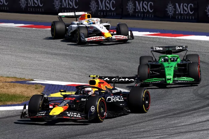 Nico Hulkenberg, Sauber, Yuki Tsunoda, Red Bull Racing Team