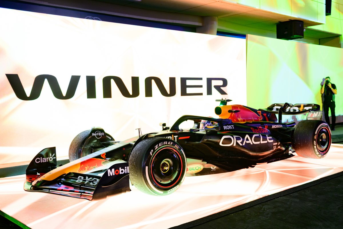 Verstappen inició la temporada 2023 de F1 liderando a un Red Bull dominante 1-2 en Bahrein como una señal de lo que está por venir