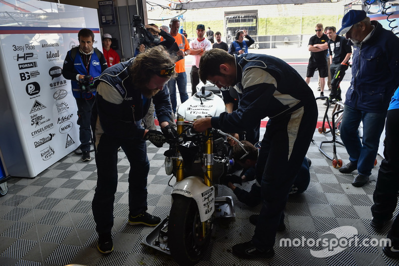 16. #52 EKO IVRacing BMW CSEU – Karel Hanika, Martin Choy, Julian Mayer - +15 Runden