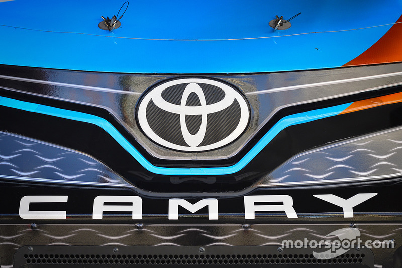 Logo: Toyota Camry