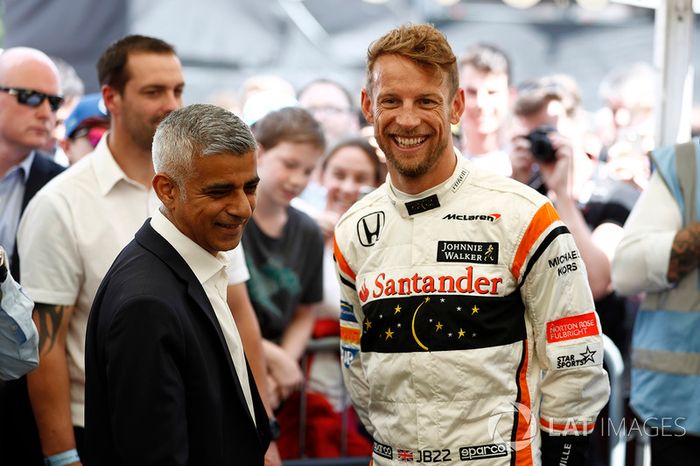 Sadiq Khan, alcalde de Londres, Jenson Button, McLaren
