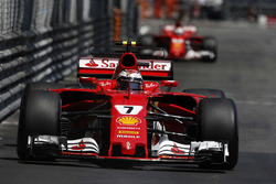 Kimi Raikkonen, Ferrari SF70H, Sebastian Vettel, Ferrari SF70H
