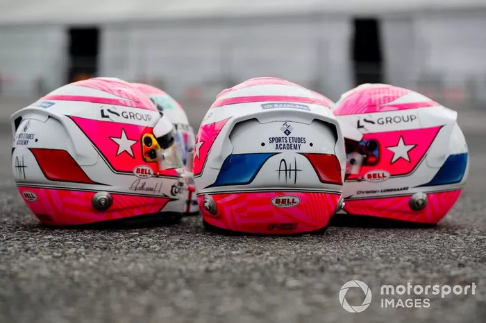 Cascos Tributo usados por los pilotos de FIA Formula 2 Jack Aitken, Campos Racing, Guanyu Zhou, UNI Virtuosi Racing, y los pilotos de FIA Formula 3 Max Fewtrell, ART Grand Prix Ye Yifei, Hitech Grand Prix Christian Lundgaard, ART Grand Prix