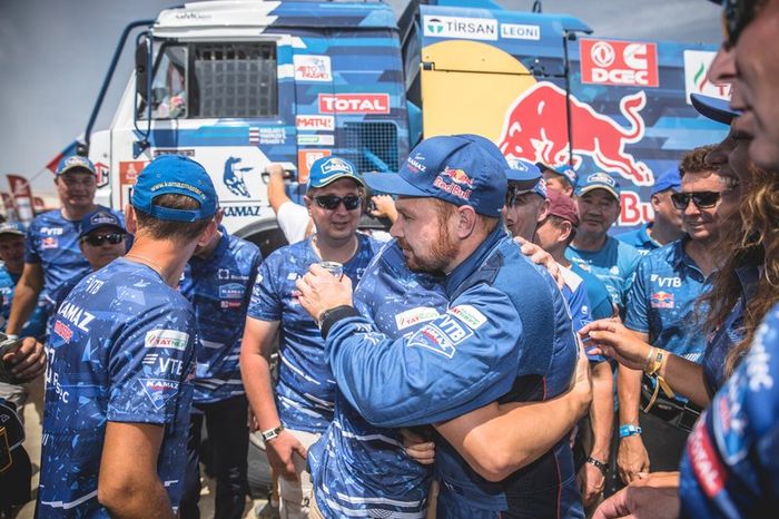 #500 Team Kamaz Master: Eduard Nikolaev, Evgeny Yakovlev, Vladimir Rybakov