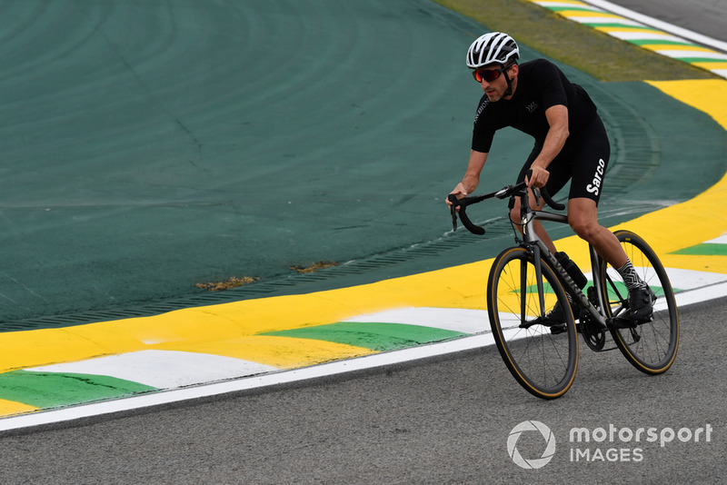 Robert Kubica, Williams parcourt la piste à vélo