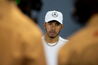 Lewis Hamilton, Mercedes AMG F1, durante la conferenza stampa