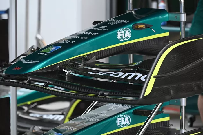 Detalle del alerón delantero del Aston Martin AMR22