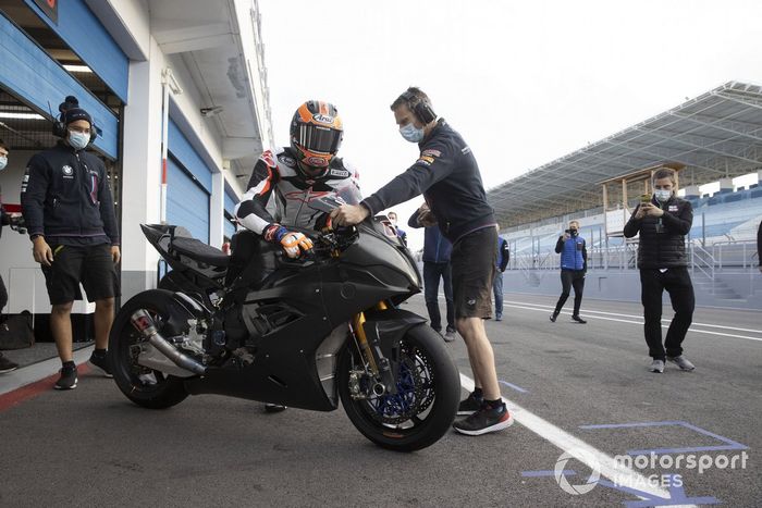 Michael van Der Mark, BMW Motorrad WorldSBK Team, Testing the BMWS1000RR