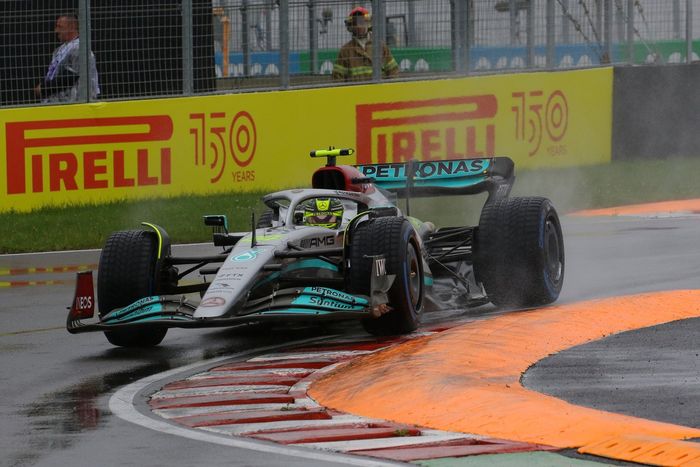 Lewis Hamilton, Mercedes W13