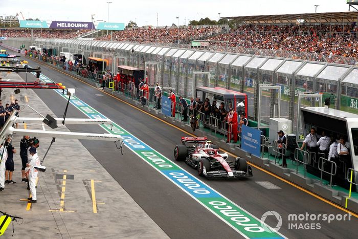 Zhou Guanyu, Alfa Romeo C42