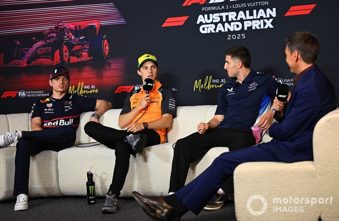 Max Verstappen, Red Bull Racing, Oscar Piastri, McLaren, Jack Doohan, Alpine en la rueda de prensa