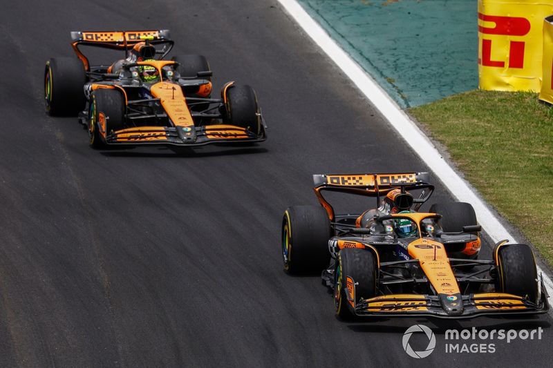 Oscar Piastri, McLaren MCL38, Lando Norris 