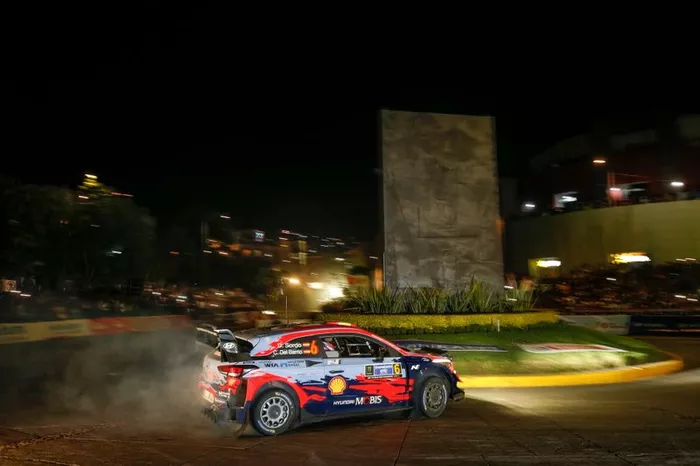Dani Sordo, Carlos Del Barrio, Hyundai Motorsport Hyundai i20 Coupe WRC