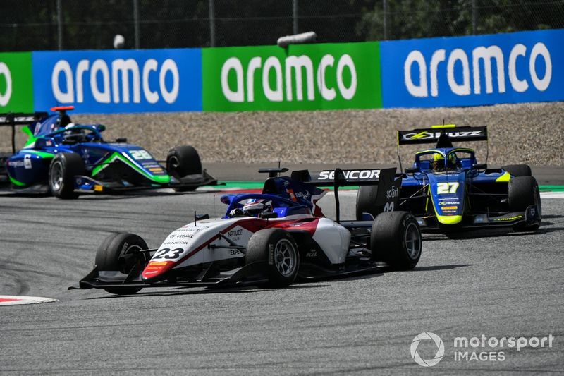 Niko Kari, Charouz Racing System, Enaam Ahmed, Carlin y Enaam Ahmed, Carlin