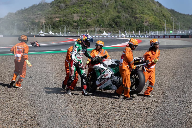 Johann Zarco, chute de l'équipe LCR Honda