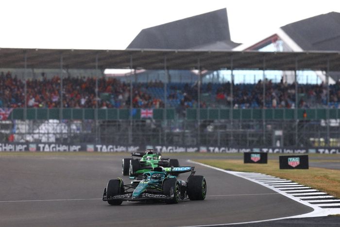 Nico Hulkenberg, Sauber, Lance Stroll, Aston Martin Racing